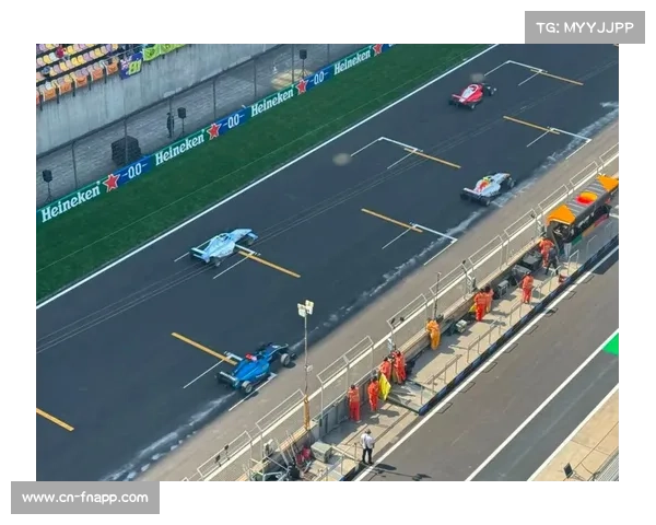 F1学院赛首次落户上海 中国女车手参与首场测试引关注