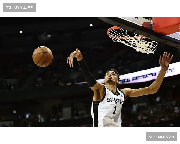 马刺121比110胜火箭 文班亚马5帽展现防守威慑